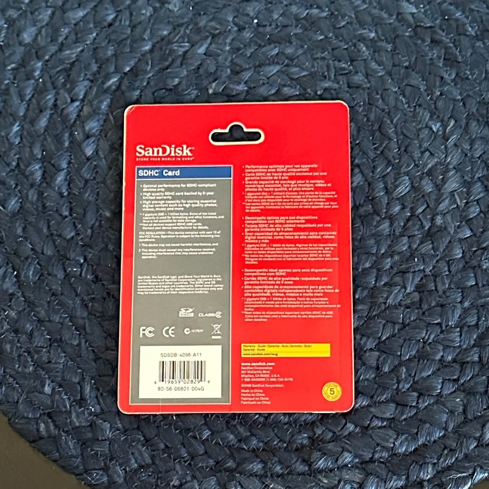 4GB SDHC Card - Red and Blue